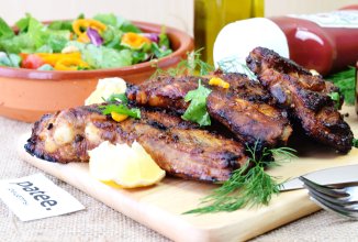 Свиные ребрышки в маринаде барбекю и специях