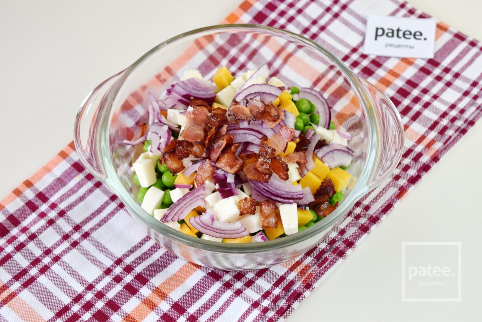 Салат из зеленого горошка с беконом и сыром - Шаг 10