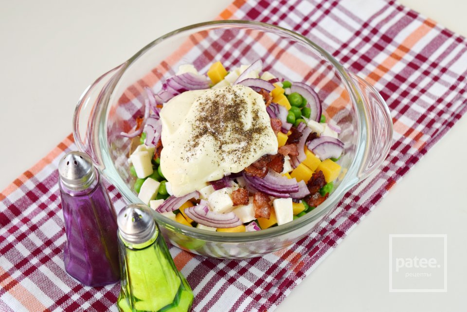 Салат из зеленого горошка с беконом и сыром - Шаг 12