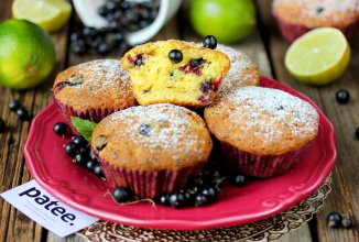 Кексы с творогом, лаймом и чёрной смородиной