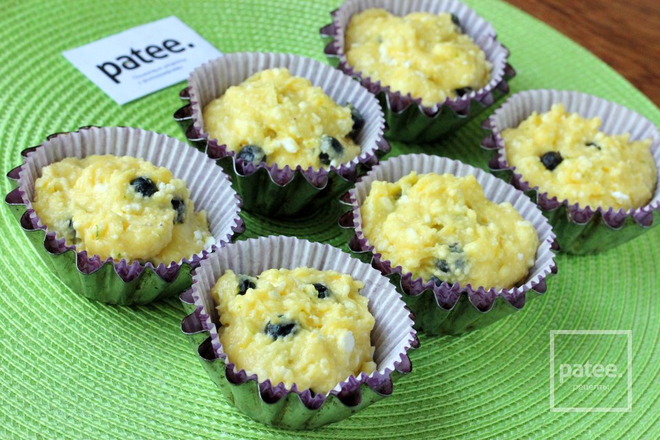 Кексы с творогом, лаймом и чёрной смородиной - Шаг 10