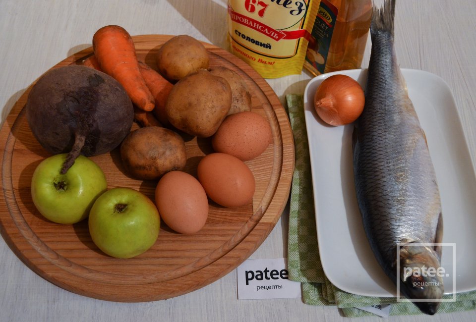 Салат селедка под шубой с яблоками - Шаг 1