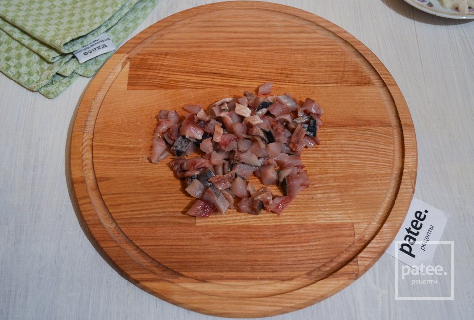 Салат селедка под шубой с яблоками - Шаг 8