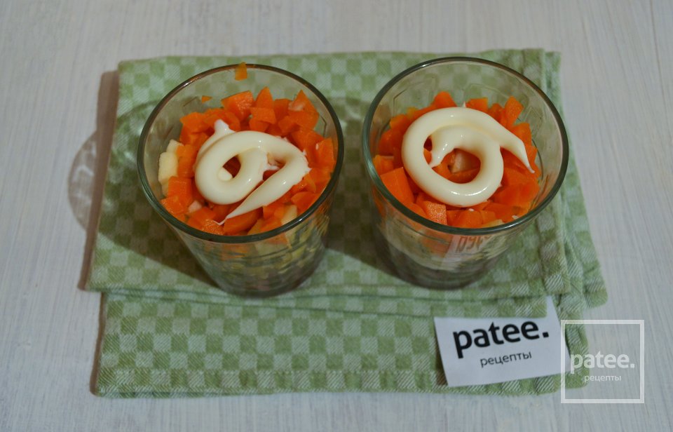 Салат селедка под шубой с яблоками - Шаг 11