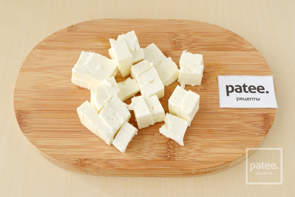 Брынза, запеченная с овощами и яйцами - Шаг 5