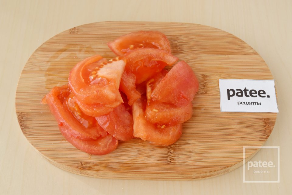 Брынза, запеченная с овощами и яйцами - Шаг 8