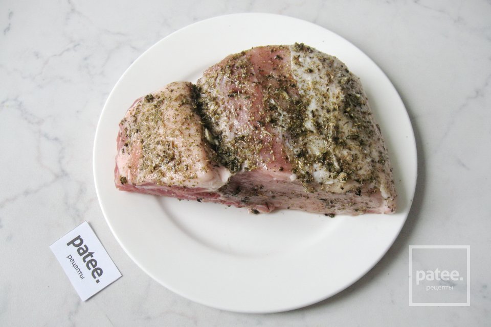 Корейка на косточке запеченная с сухими травами - Шаг 6