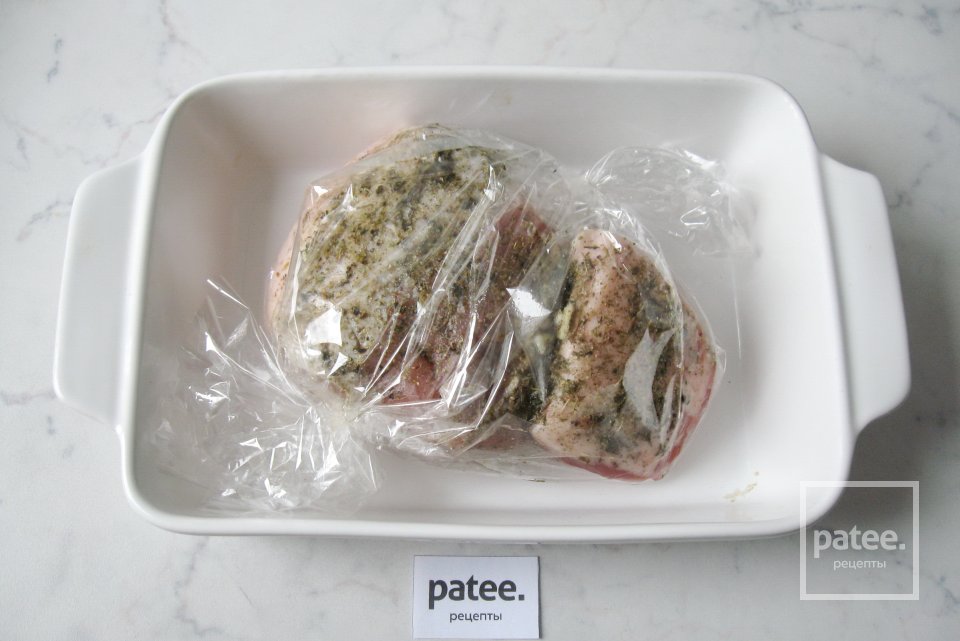 Корейка на косточке запеченная с сухими травами - Шаг 8