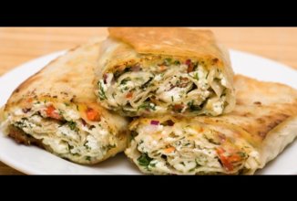 Хычины с зеленью и ленточным сыром.