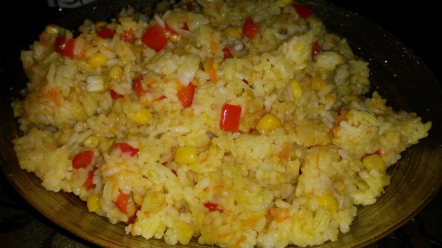 Индийский рис с овощами и карри