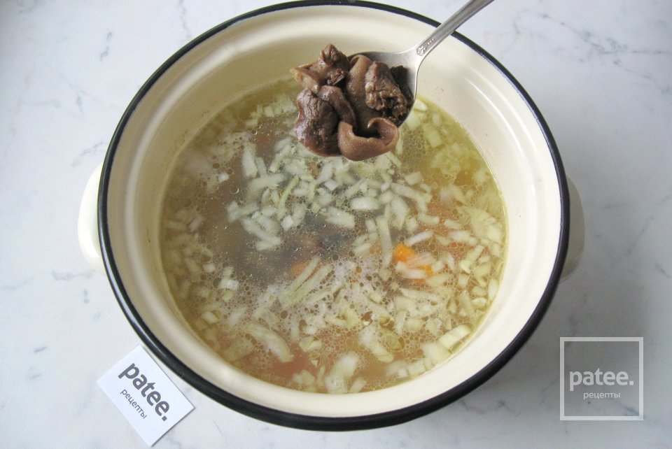 Суп с сухими лесными грибами и лапшой - Шаг 10