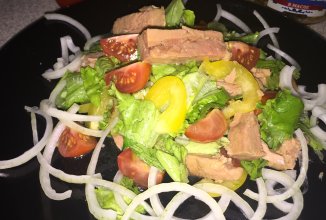 Черногорский салат с тунцом