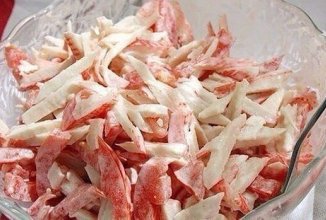 Салат из крабовых палочек с помидорами