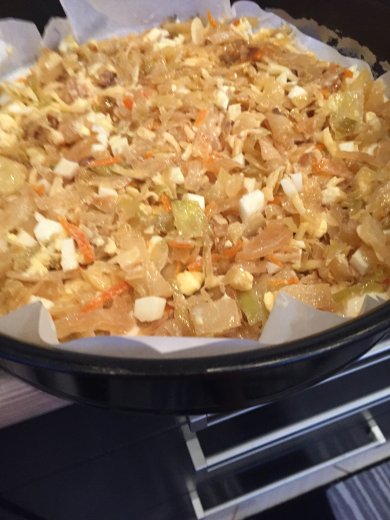 Нежный пирог с капустой, яйцом и сыром - Шаг 4