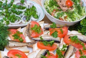 Бутерброды со шпротами