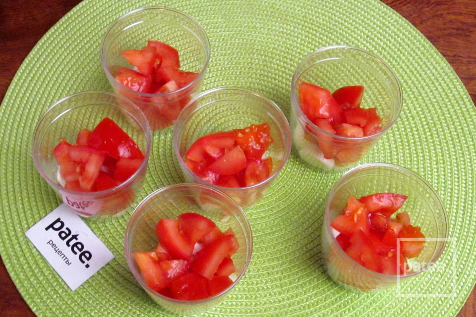 Салат с авокадо, сыром и помидорами - Шаг 8