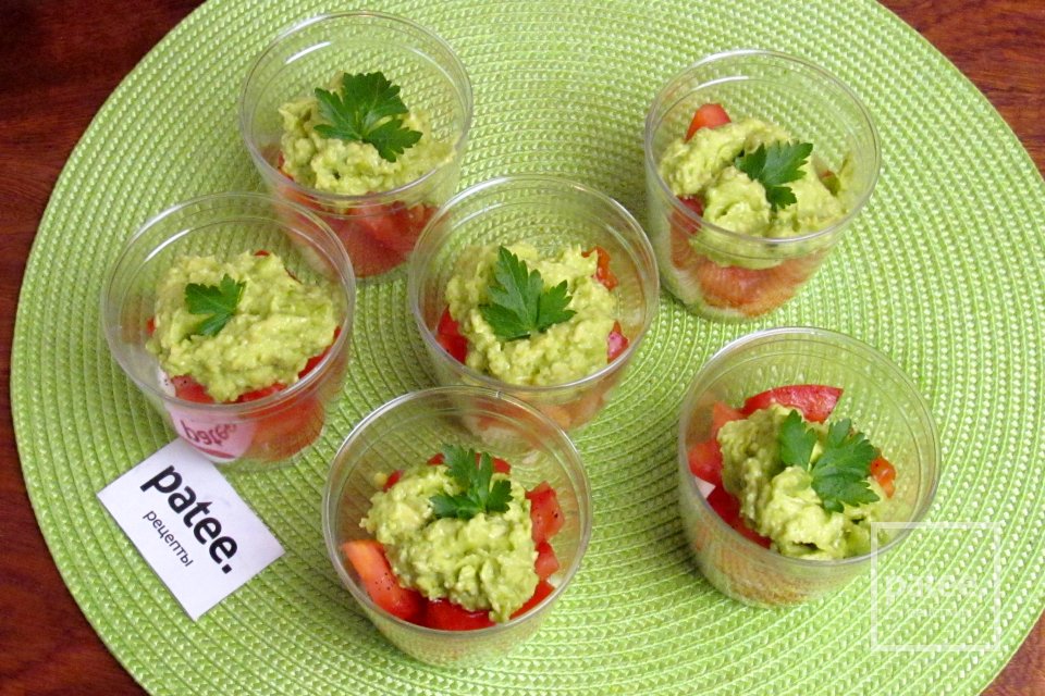 Салат с авокадо, сыром и помидорами - Шаг 12