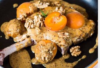 Свиная корейка с соусом барбекю