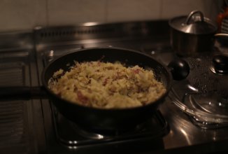 Капуста жареная с яйцом