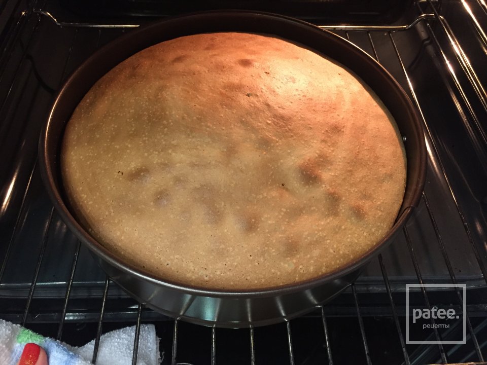 Бисквитный торт с итальянской меренгой, сливочным сыром и карамелью - Шаг 2