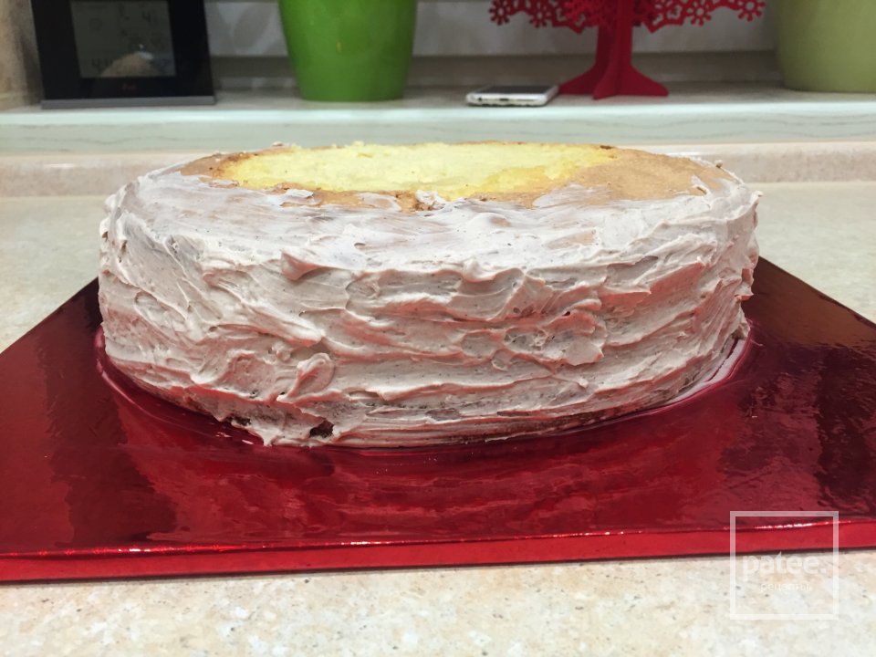 Бисквитный торт с итальянской меренгой, сливочным сыром и карамелью - Шаг 6