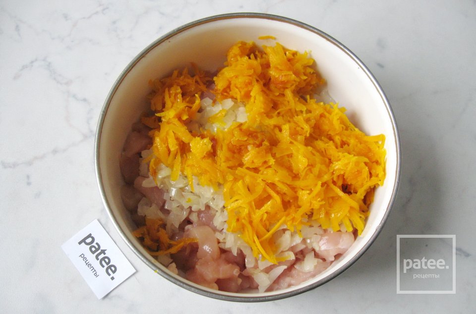 Куриные рубленые котлеты с тыквой - Шаг 7