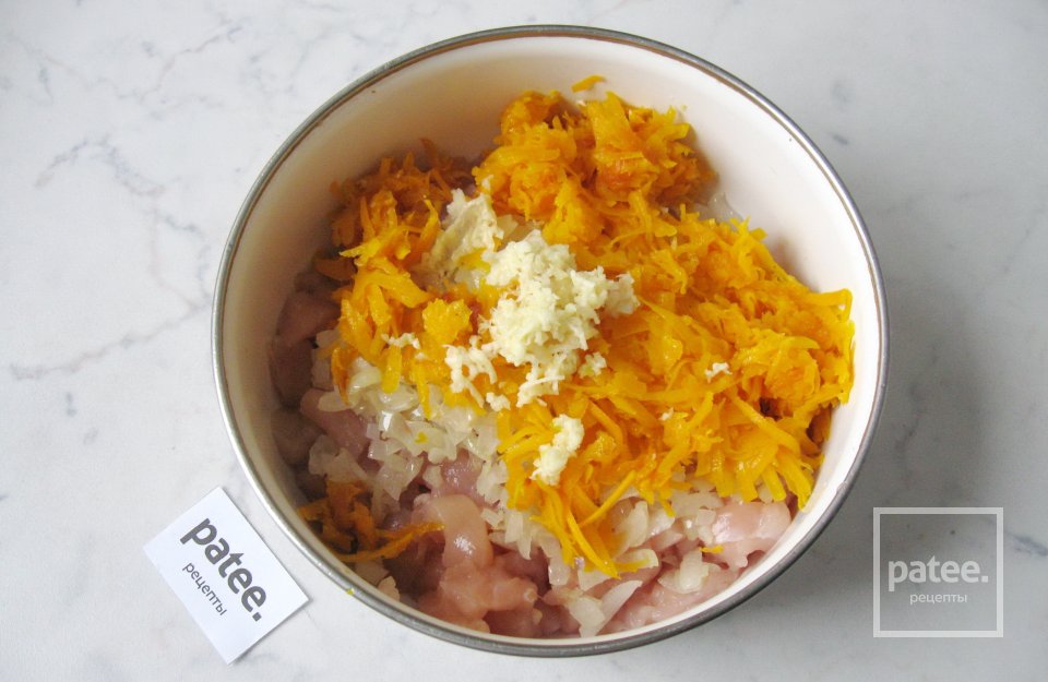 Куриные рубленые котлеты с тыквой - Шаг 8