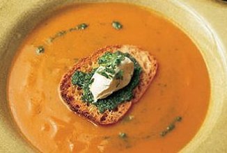 Морковный суп с Bruschetta и соусом песто
