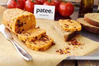 Закусочное масло с вялеными помидорами