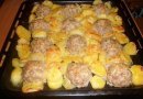 МЯСНЫЕ ЁЖИКИ С КАРТОШКОЙ ПОД СЫРОМ