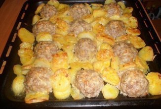 Мясные ёжики с картошкой под сыром