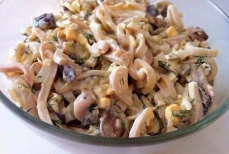 Салат из кальмаров с грибами
