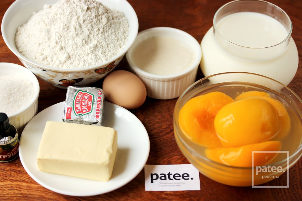 Пирожки с консервированными персиками - Шаг 1