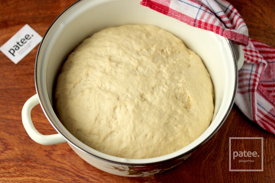 Пирожки с консервированными персиками - Шаг 12