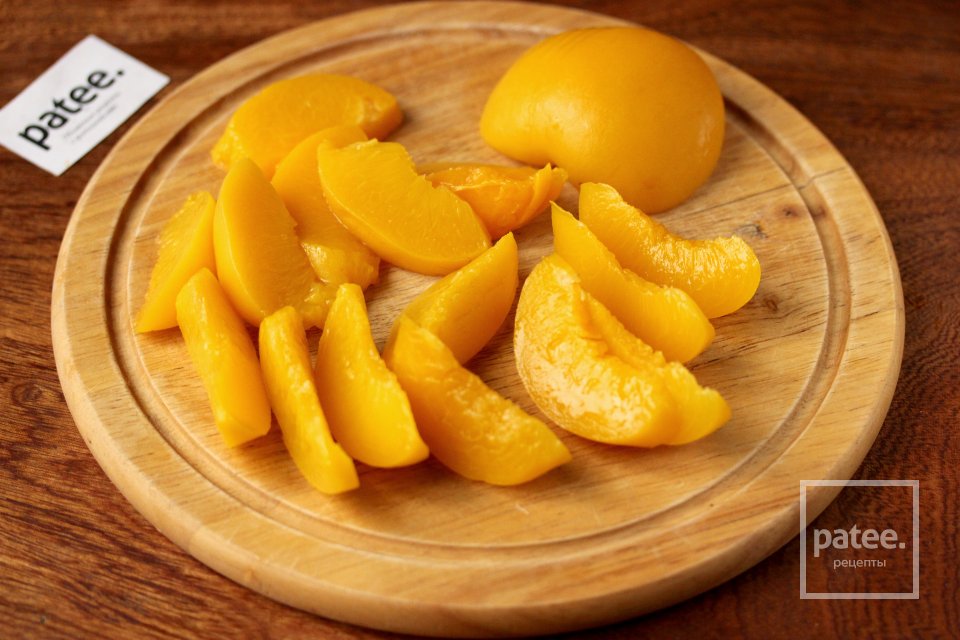 Пирожки с консервированными персиками - Шаг 15