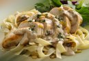 Курица с грибами в сливочном соусе