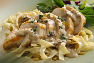 Курица с грибами в сливочном соусе