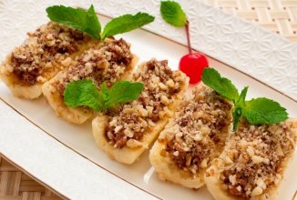 Бананы фаршированные орехами в шоколаде