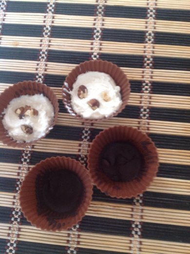 Творожное -ореховые сырки в шоколаде - Шаг 2