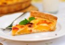 Пирог с персиком