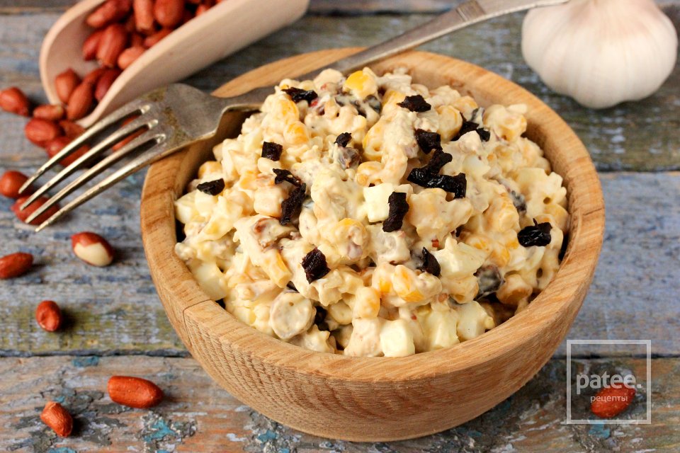 Салат с курицей, черносливом и орехами - Шаг 13