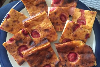 Запеканка с клубникой