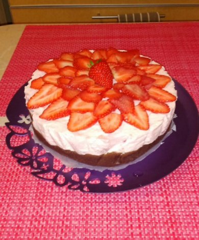 Клубничный пирог без выпечки