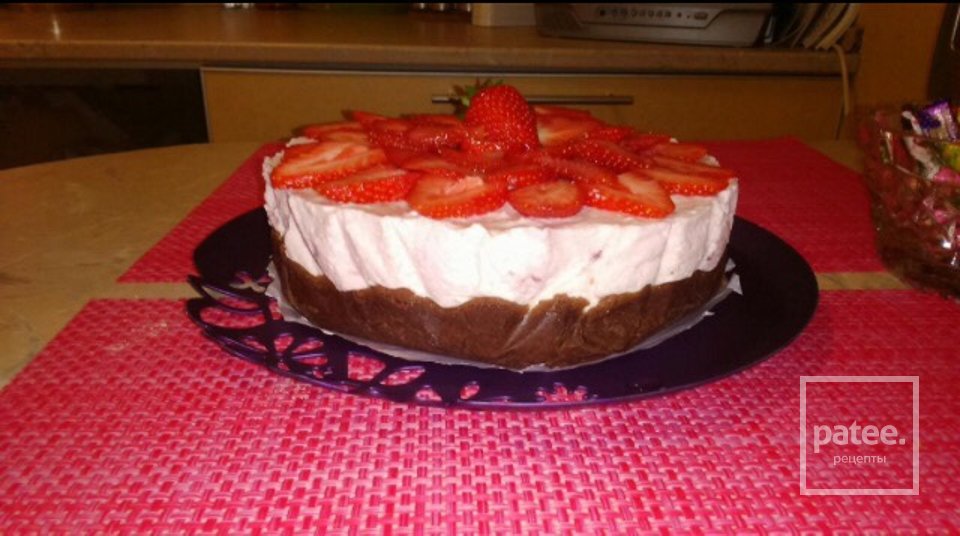 Клубничный пирог без выпечки - Шаг 1