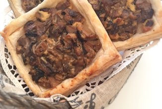 Слойки с грибами