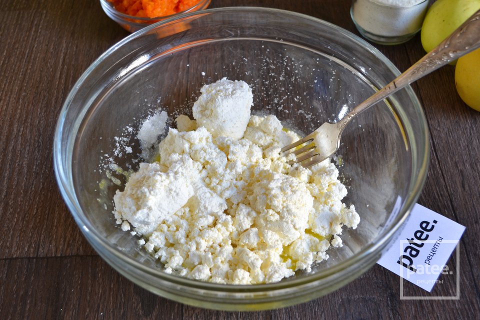 Тыквенные сырники с яблоками и без муки - Шаг 4