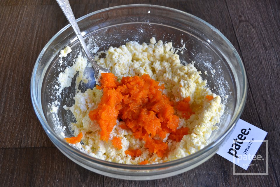 Тыквенные сырники с яблоками и без муки - Шаг 6