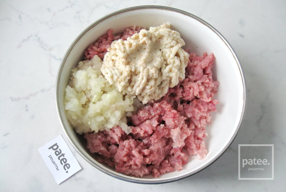 Мясные зразы с тушеной капустой - Шаг 8