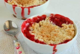 Клубничный крамбл