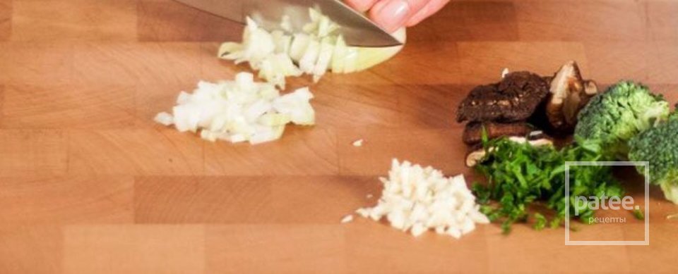 Сливочная паста с брокколи - Шаг 1